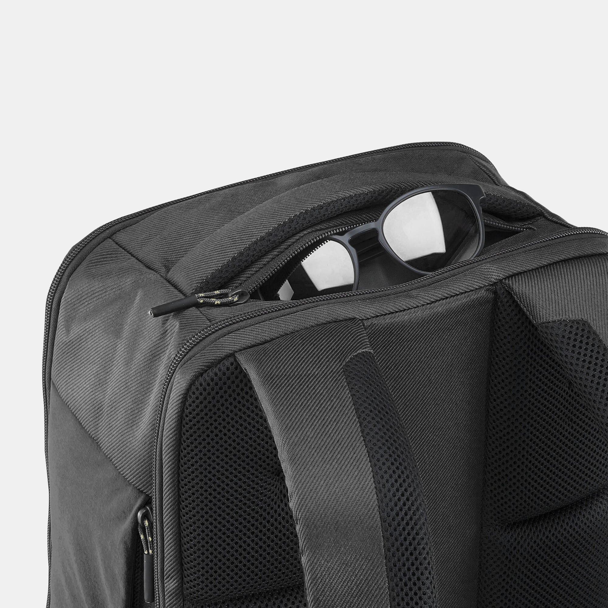 quechua-nh500-escape-wanderrucksack-32-l-schwarz image 3