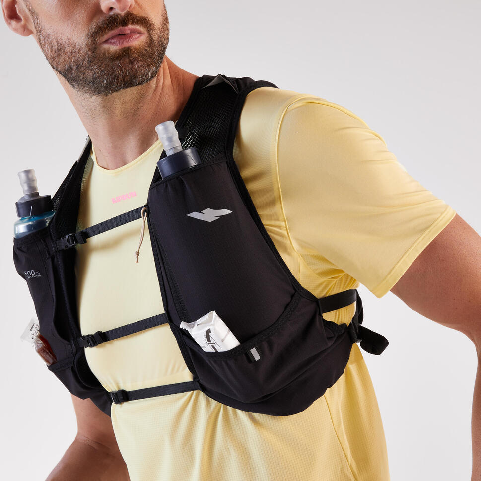 kiprun-500-trail-running-bag-8l-trinkblase-schwarz image 5