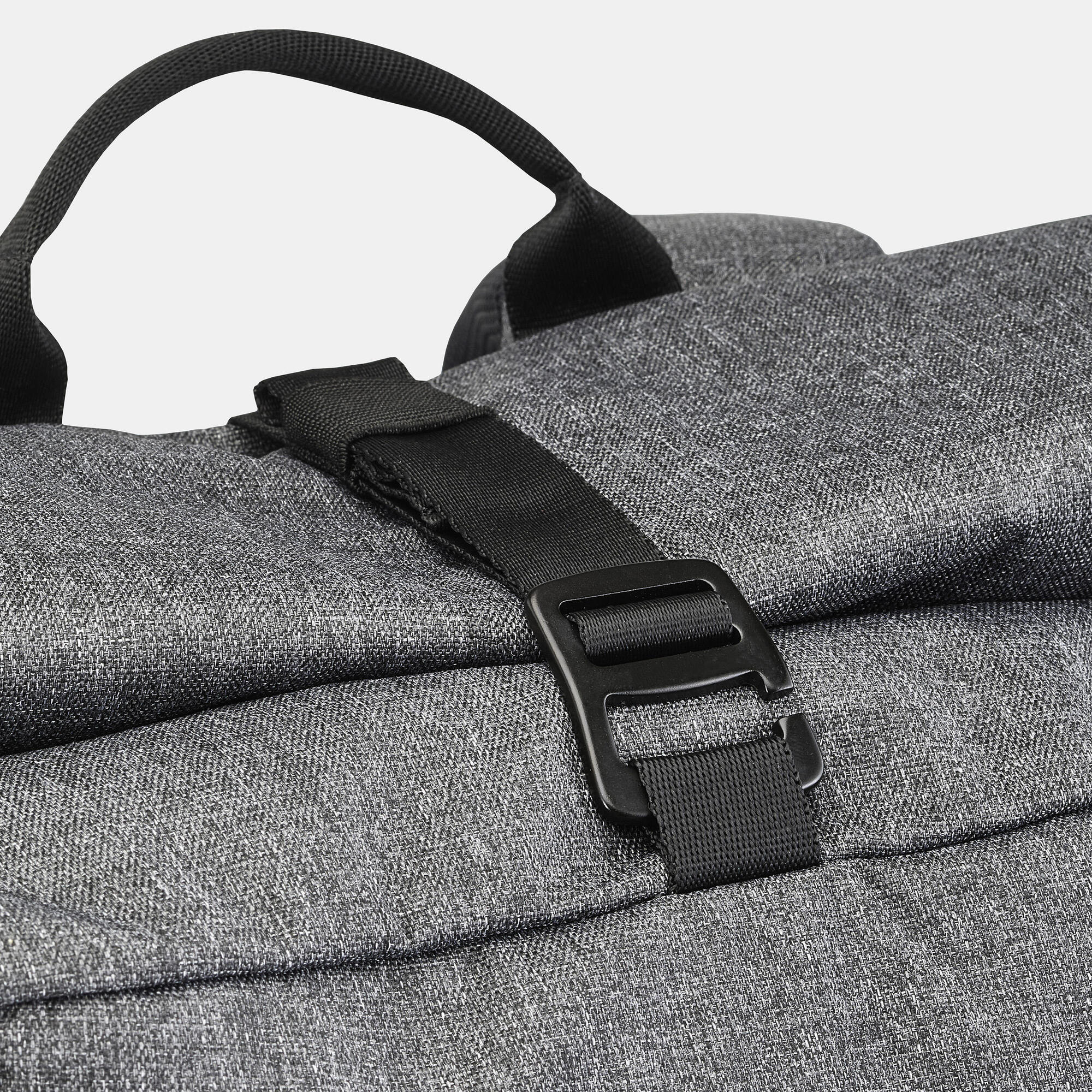 quechua-nh-escape-500-rucksack-32l-carbon-gray-rolltop image 8