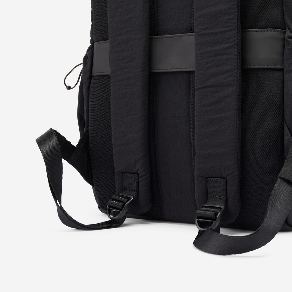 btwin-8941156-10l-laptop-rucksack-smoked-black image 3