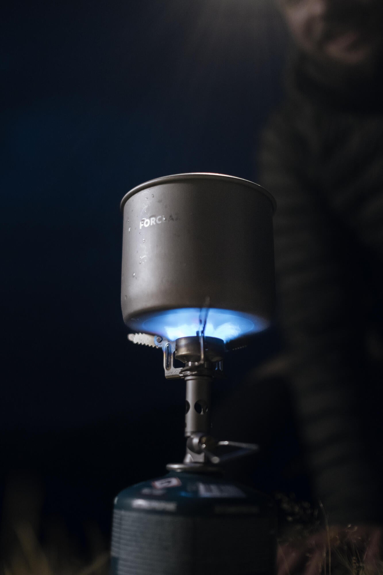 forclaz-mt900-gaskocher-ultraleicht-silber-campingkocher image 7