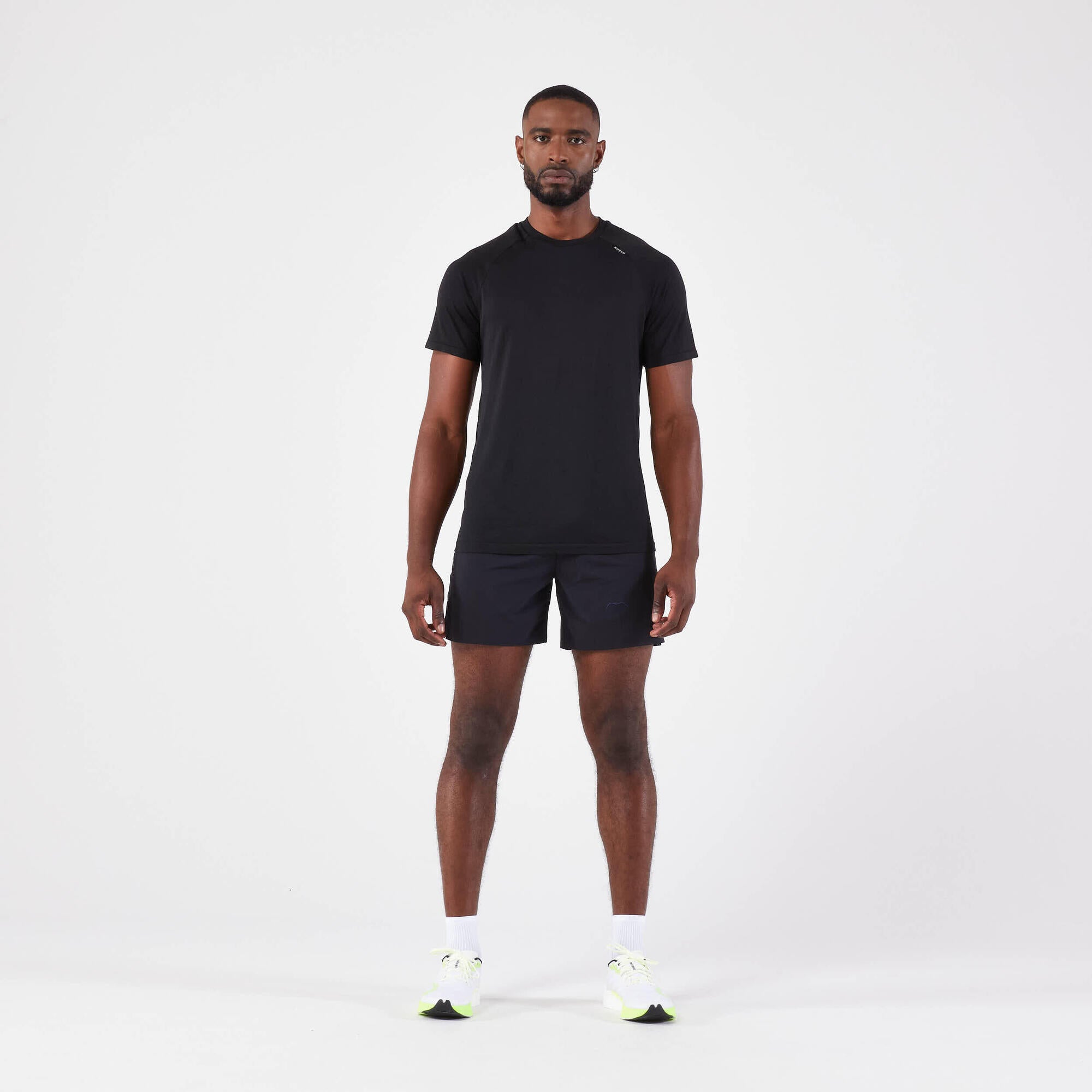 kiprun-run-500-laufshirt-herren-schwarz-nahtlos image 2