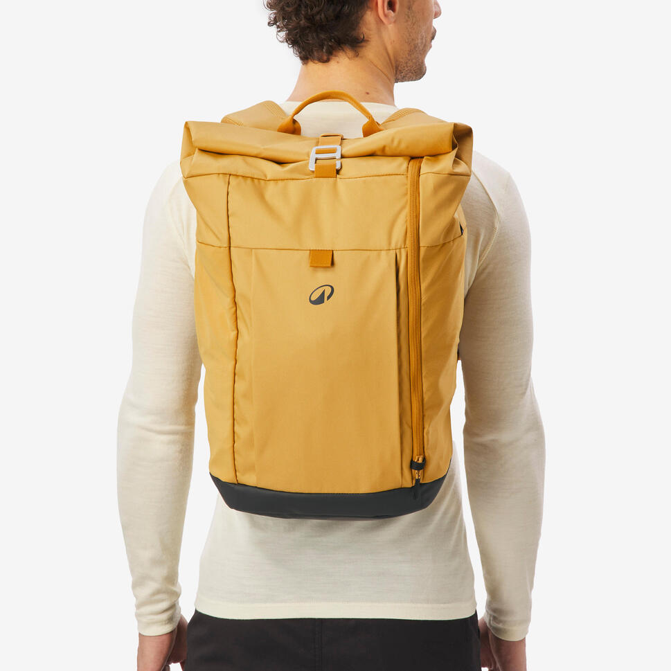 quechua-nh-escape-500-rolltop-rucksack-23-l image 3