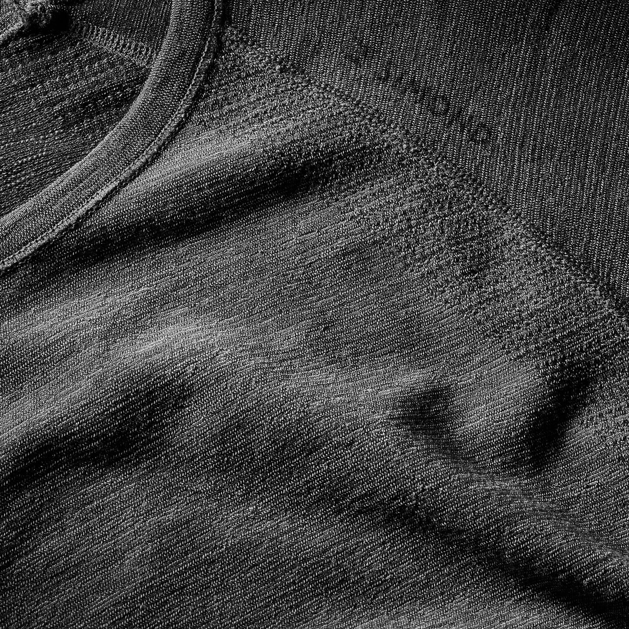 simond-alpinism-merino-langarmshirt-carbon-gray-wolle image 6