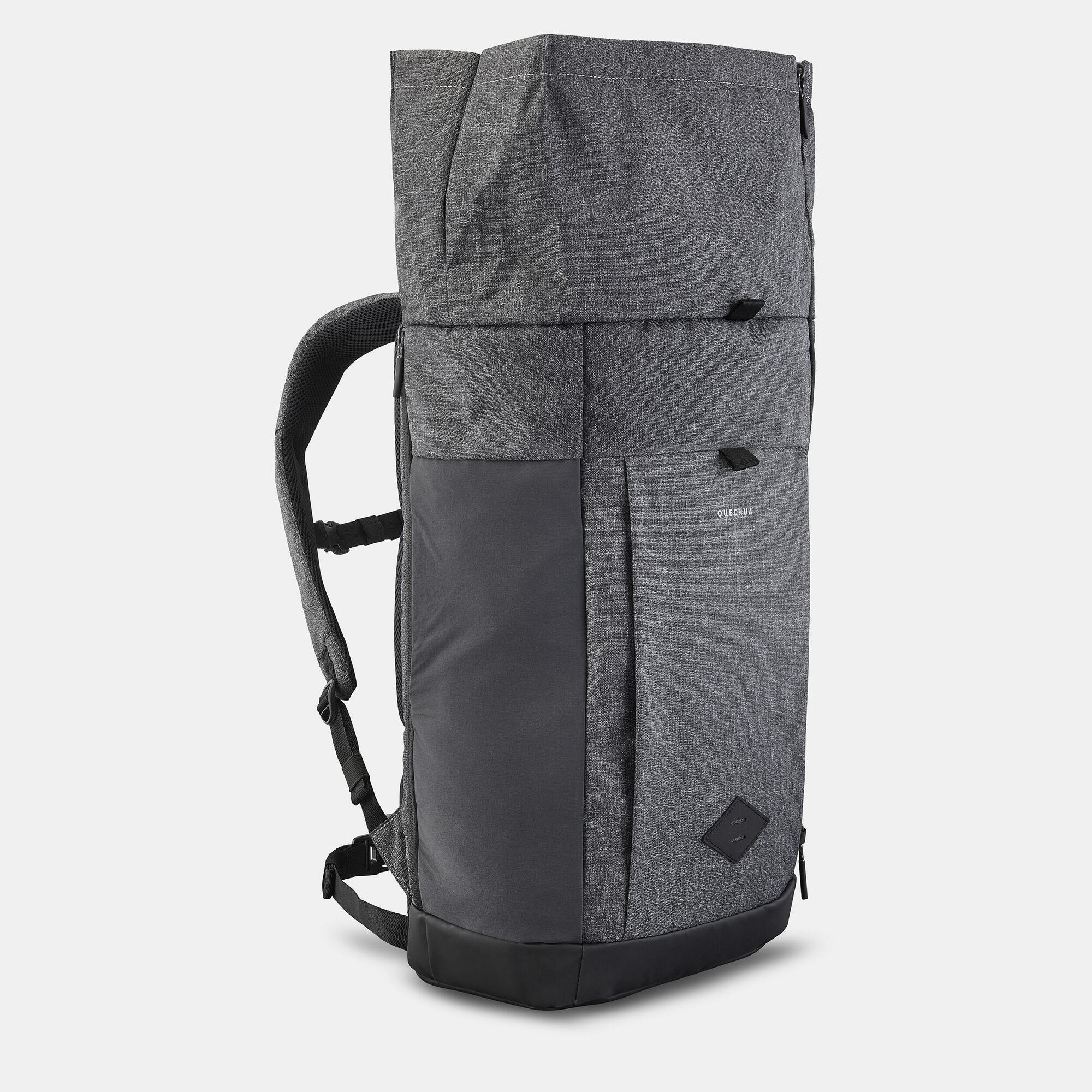 quechua-nh-escape-500-rucksack-32l-carbon-gray-rolltop image 4