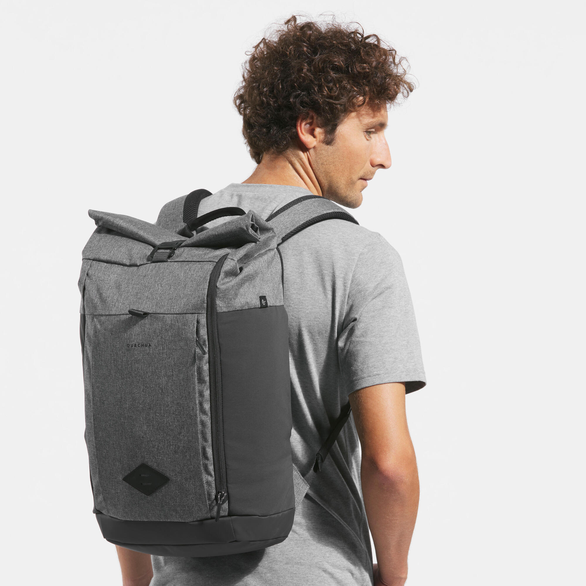 quechua-nh500-escape-rolltop-rucksack-23-l-carbon-gray image 2