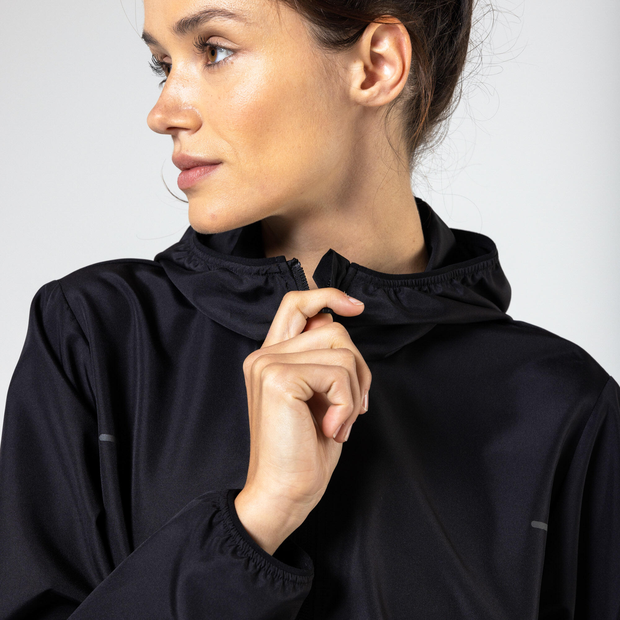 kiprun-run-100-damen-laufjacke-winddicht-schwarz image 3