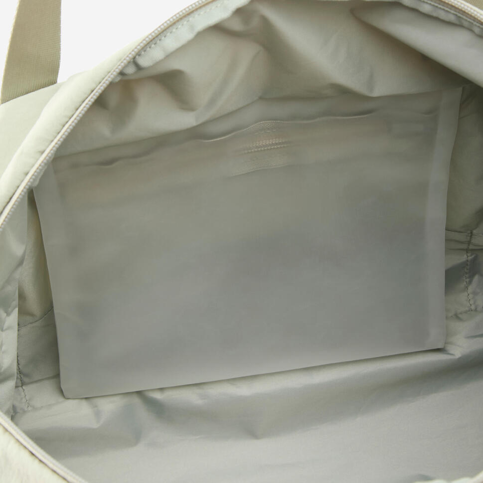 btwin-28l-sporttasche-salbei-wasserdichtes-fach-schuhfach image 7