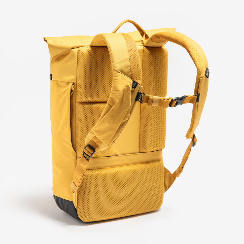 quechua-nh-escape-500-rolltop-rucksack-23-l image 4