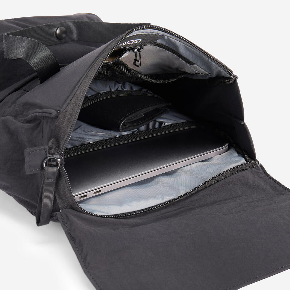 btwin-8941156-10l-laptop-rucksack-smoked-black image 5