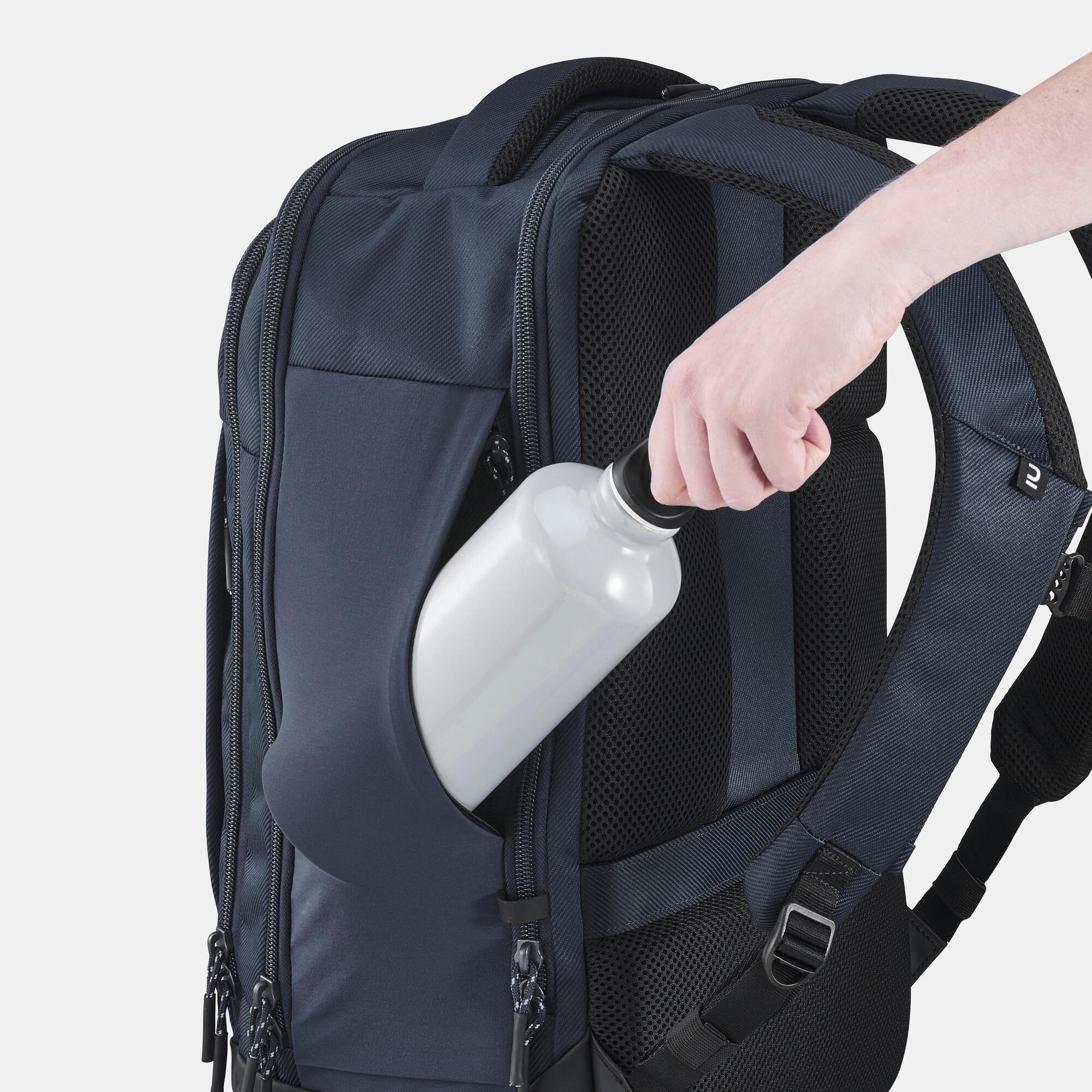 quechua-nh500-escape-rucksack-23l-dark-blue-laptopfach image 7