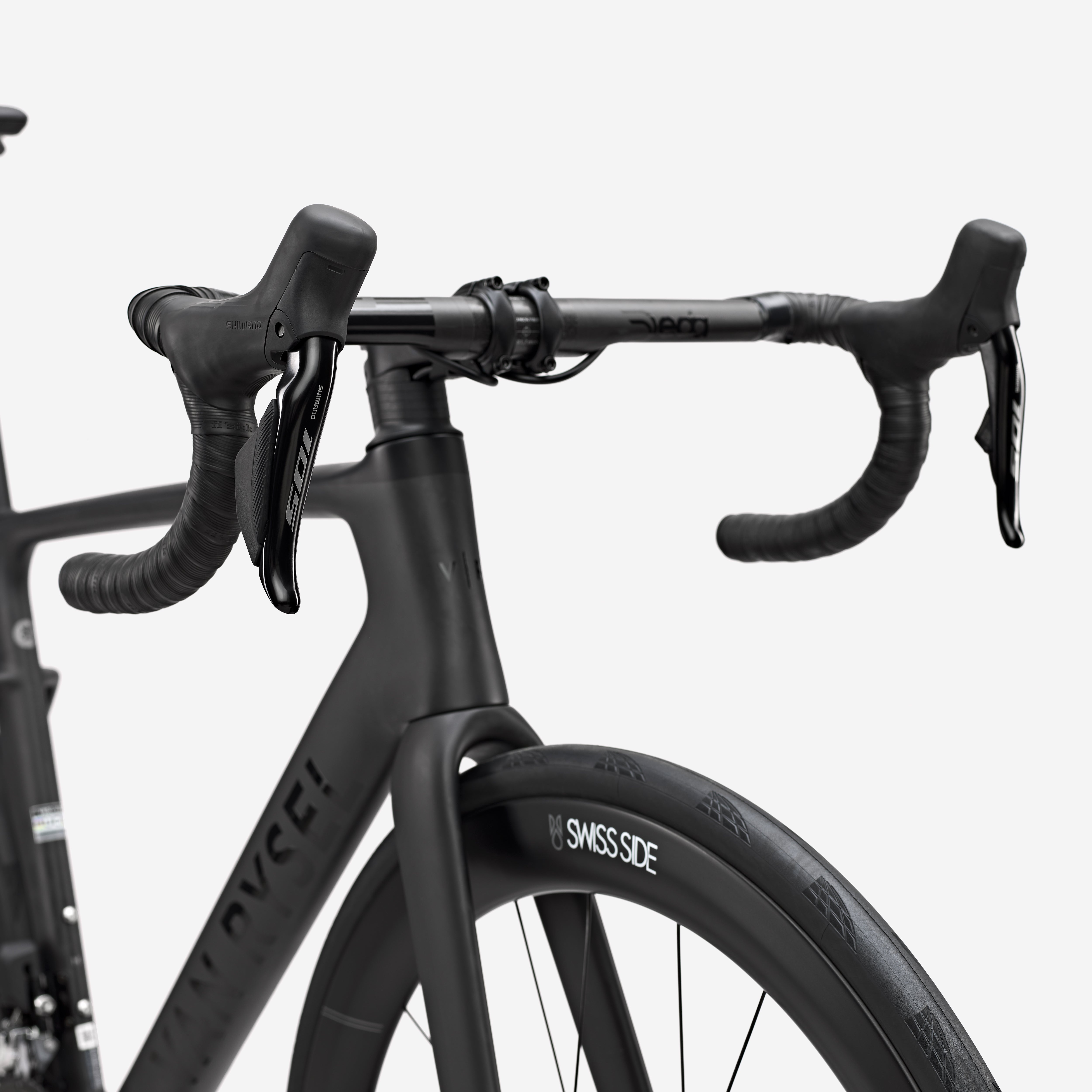 van-rysel-rcr-105-di2-rennrad-smoked-black-aero image 6