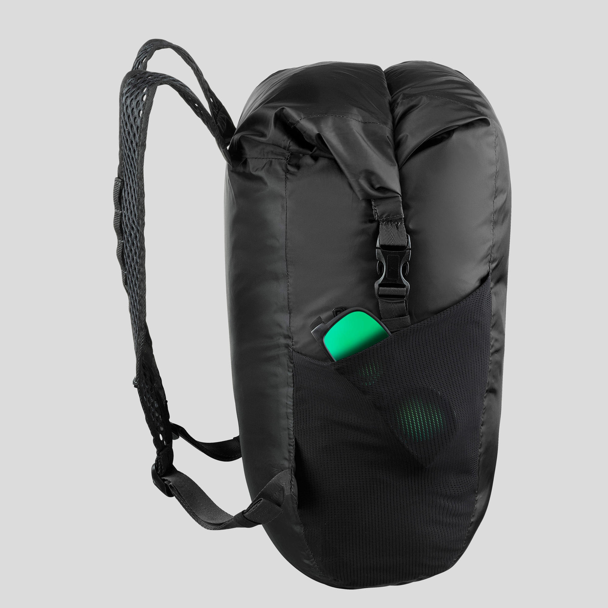 forclaz-travel-100-rucksack-20-l-schwarz-wasserdicht image 2