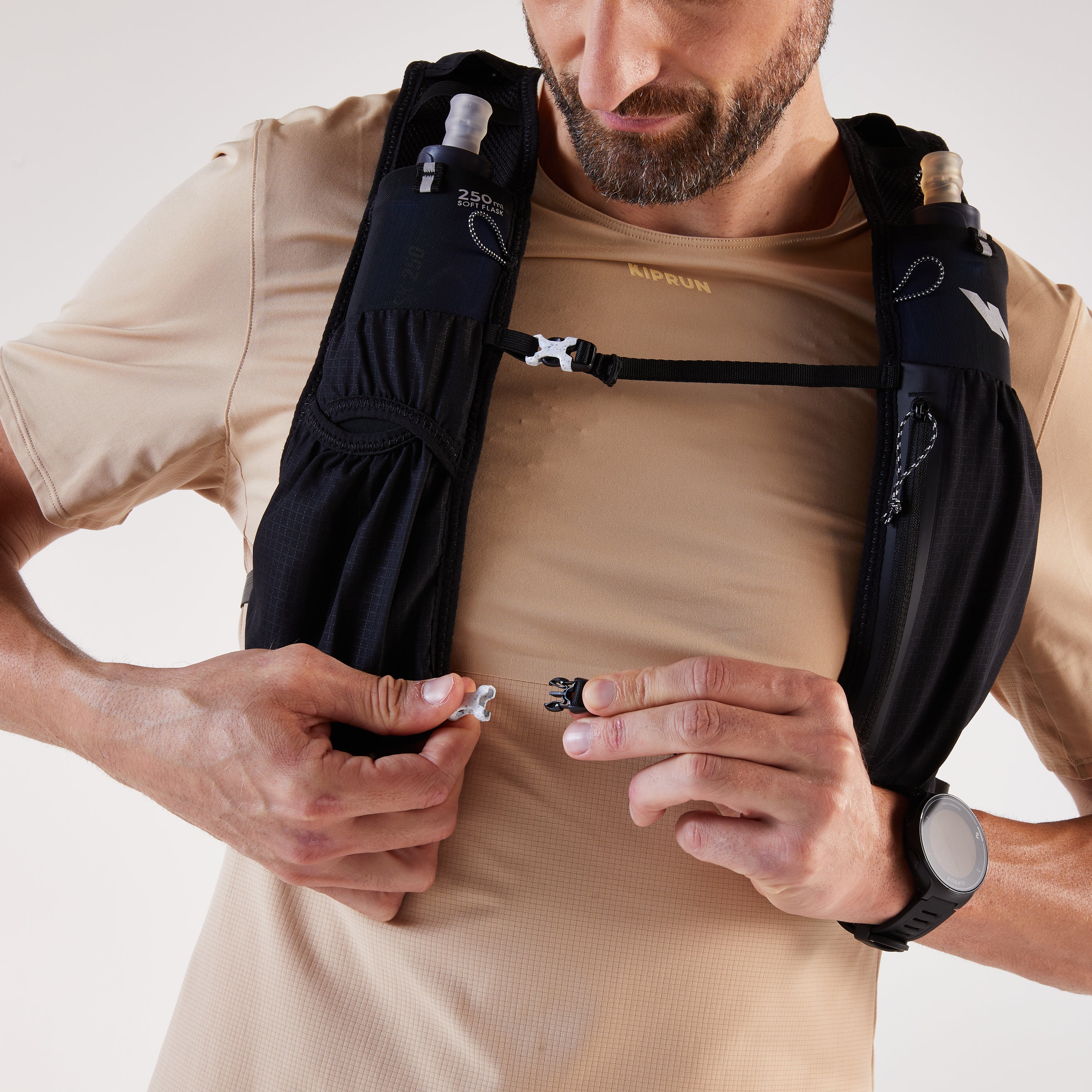 kiprun-5l-trail-running-rucksack-schwarz-inkl-1l-trinkblase image 7