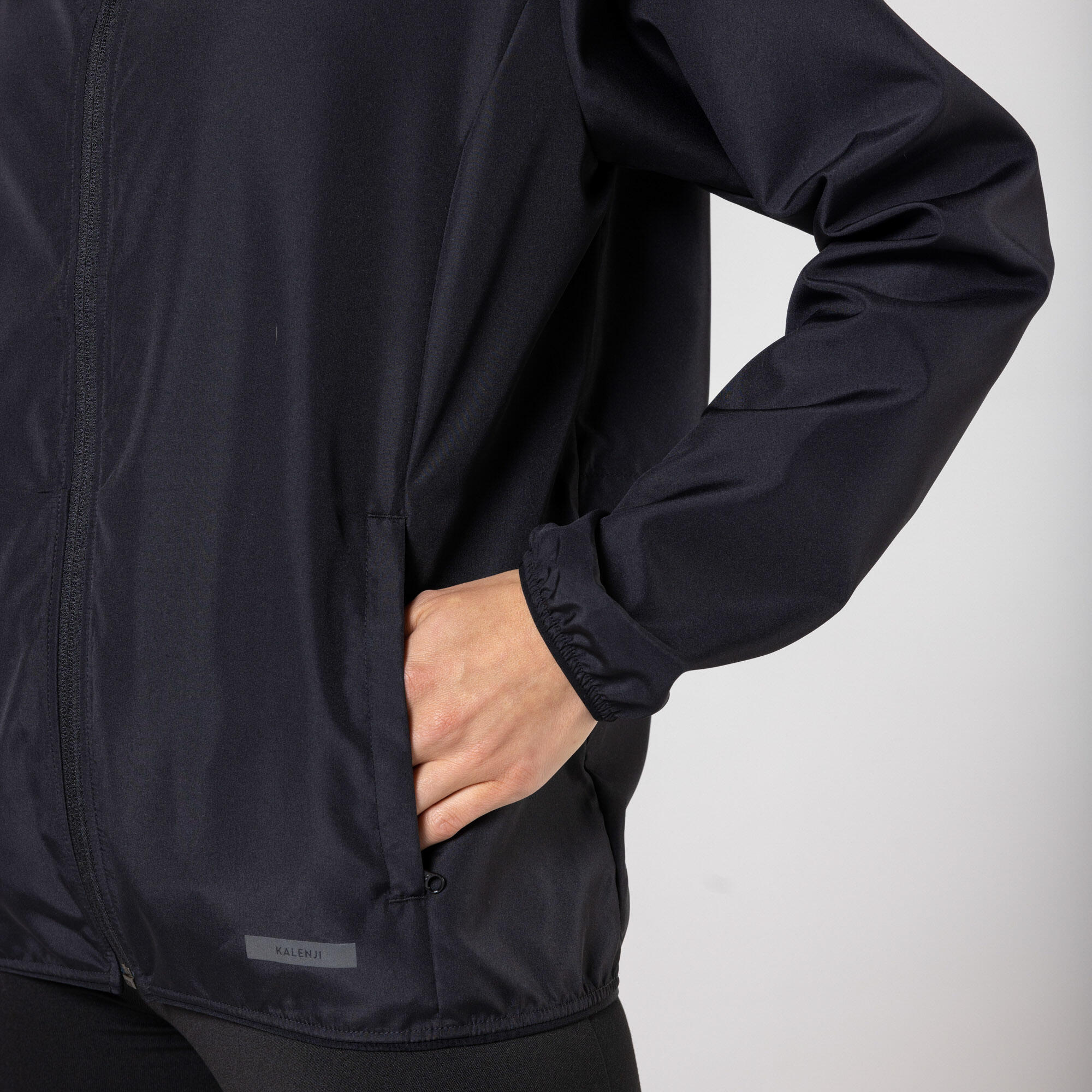 kiprun-run-100-damen-laufjacke-winddicht-schwarz image 4
