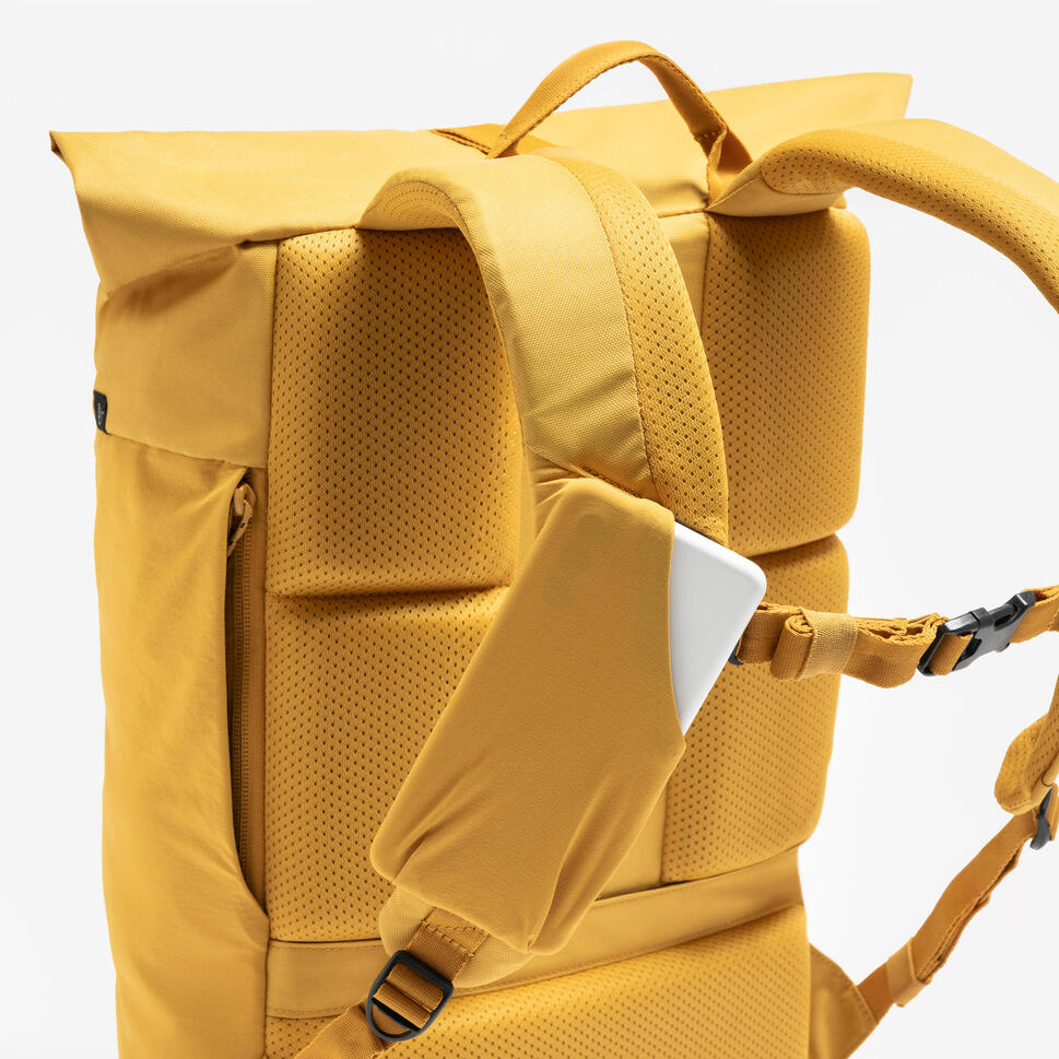 quechua-nh-escape-500-rolltop-rucksack-23-l image 7