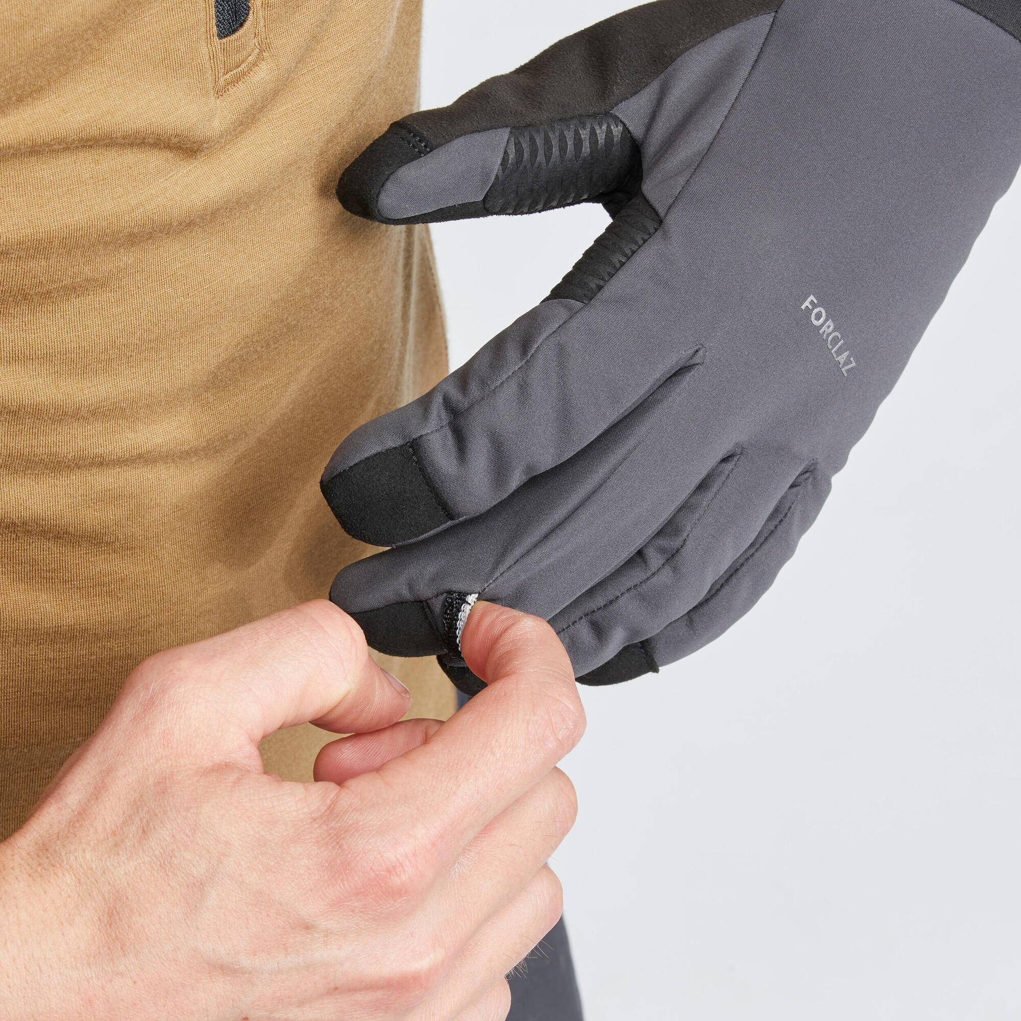 forclaz-mt900-trekking-handschuhe-carbon-gray-winddicht image 4
